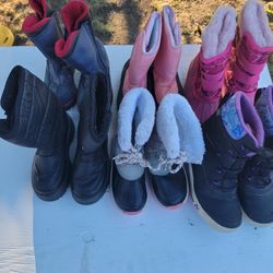 Kids Snow boots size 11c