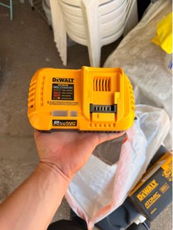 Dewalt fast charger 8 amp