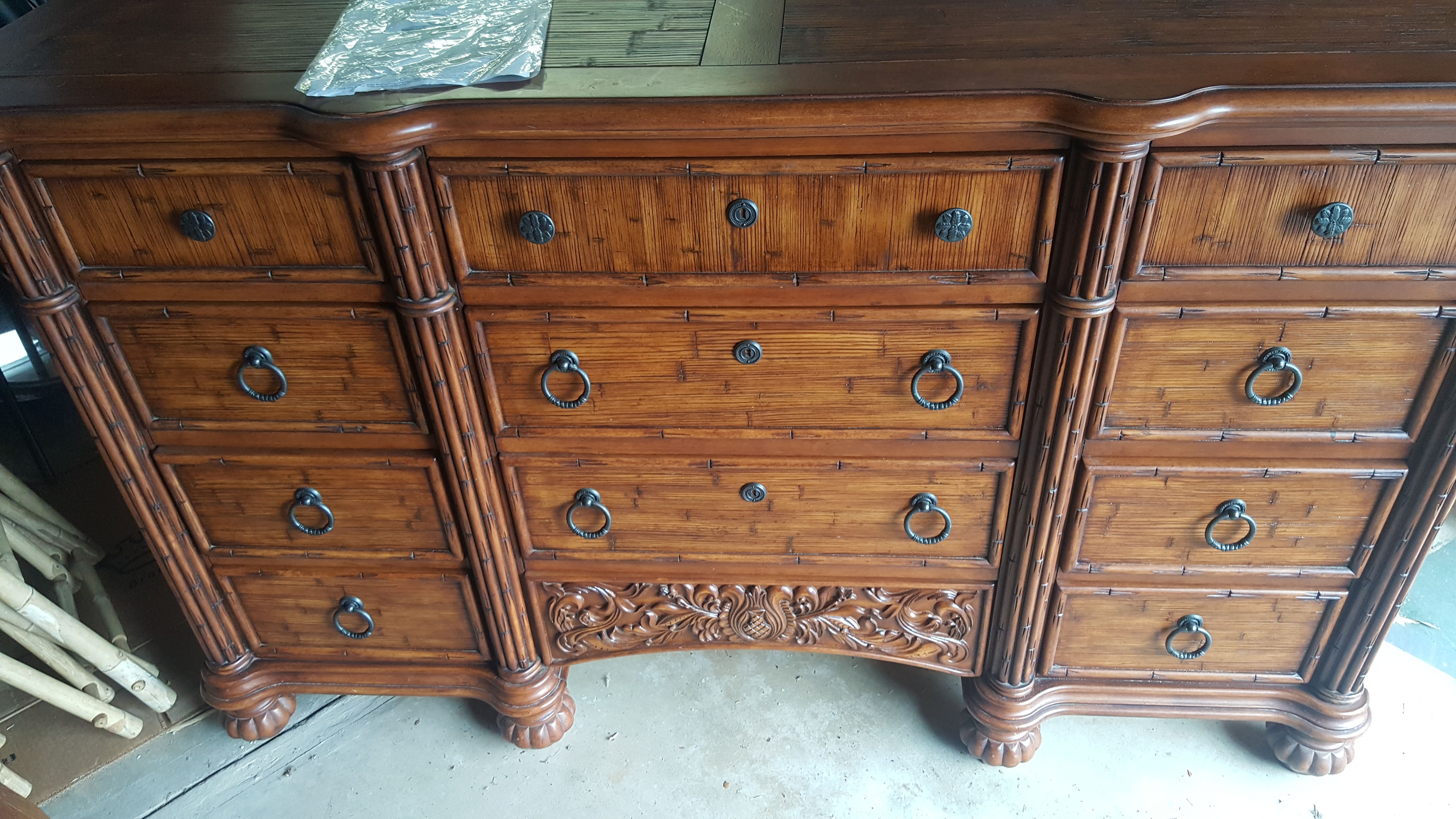 Broyhill King Tropical Bedroom Set