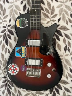 Bass guitar