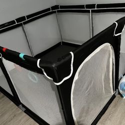 Baby Playpen - Black and White