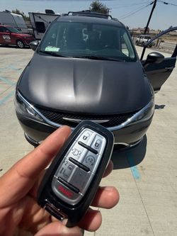 Llaves de autos / car keys and remotes