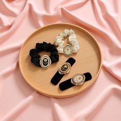 Hai Accessories 4 Pieces 9.49$
