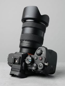 ULTIMATE CONTENT CREATOR BUNDLE: Sony a7 IV + Sony G Master-Level Lens & Tons of Extras!