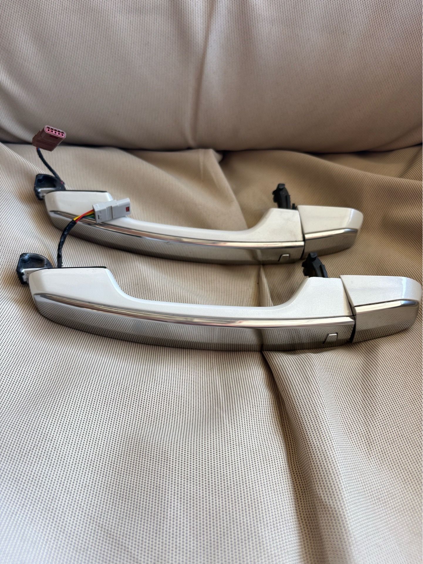 Cadillac door handle (read description)