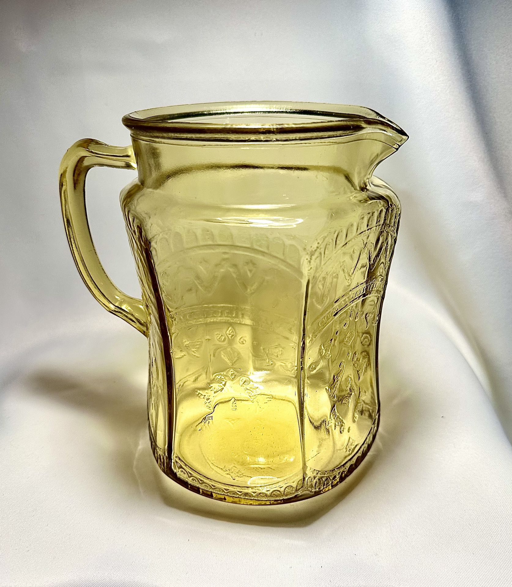 Vintage Patrician/Spoke Amber Depression Glass Pitcher 8 inch 75 oz