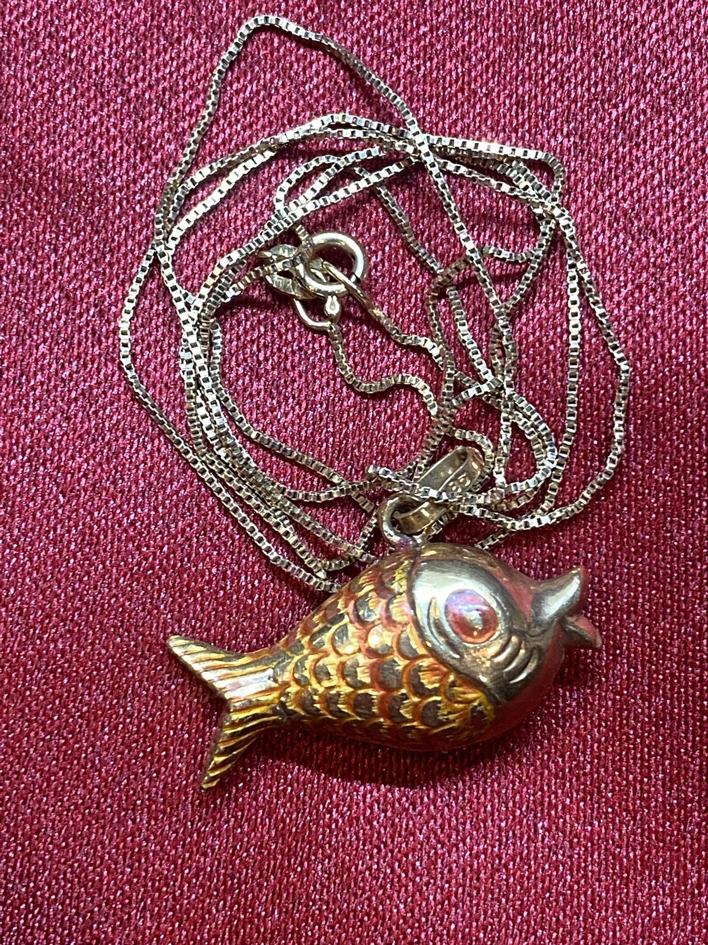 Stunning Vintage 3D Fish Pendant in 14k Gold – On 22” Italy 14k Gold Necklace