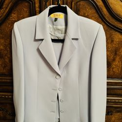 Solo Italy Style 3-pcs suit (top, jacket, & pants). European size 38. Almost new. Worn once.