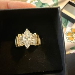 14k Size 7 Engagement Ring 