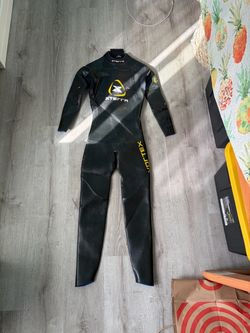 XTERRA women’s small wetsuit