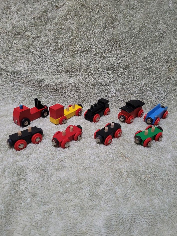 Vintage Brio Wooden Railway Magnetic Train Lot of 9 Kids Play Toys.
