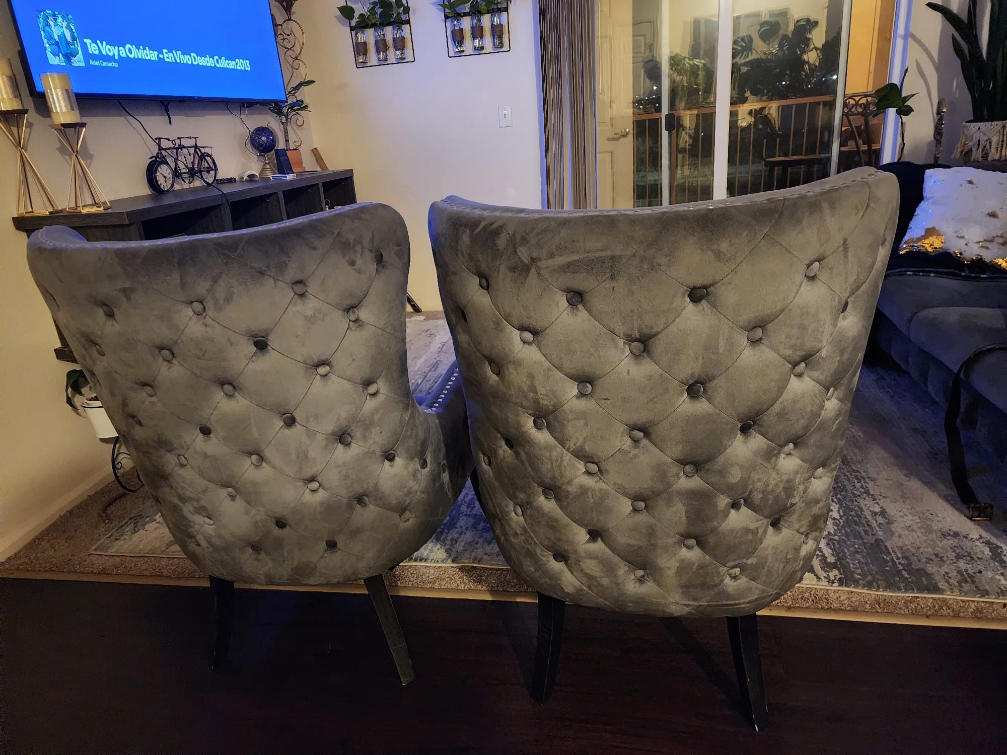 2 Chairs For Living Room