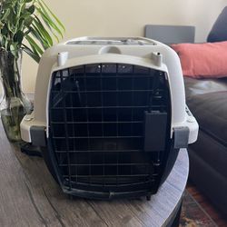 Pet carrier (small)