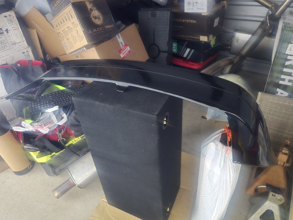 Rear Spoiler For MK8 GTI