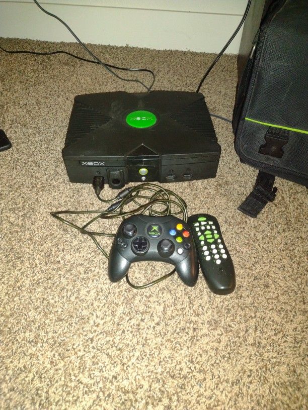 Original Xbox With Carrying Case