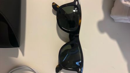 Ray-Ban Sunglasses with Case