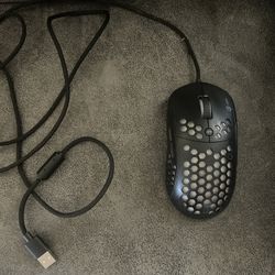 Scorpion gaming mouse