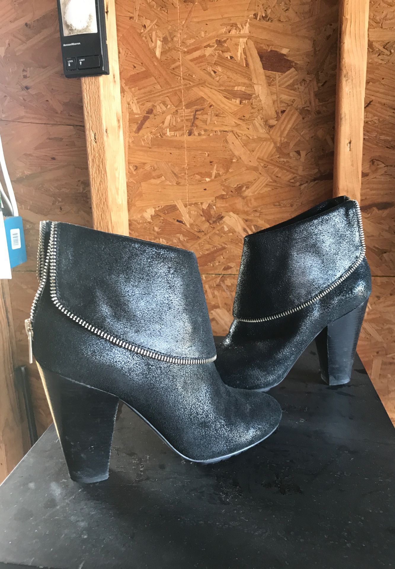 Almost new, beautiful Michael Kors boots