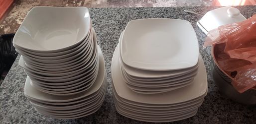 Dinnerware Set For 8