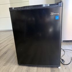 Mini fridge
