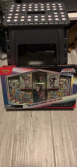 Prismatic premium figure collection
