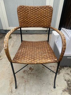 Free woven chair