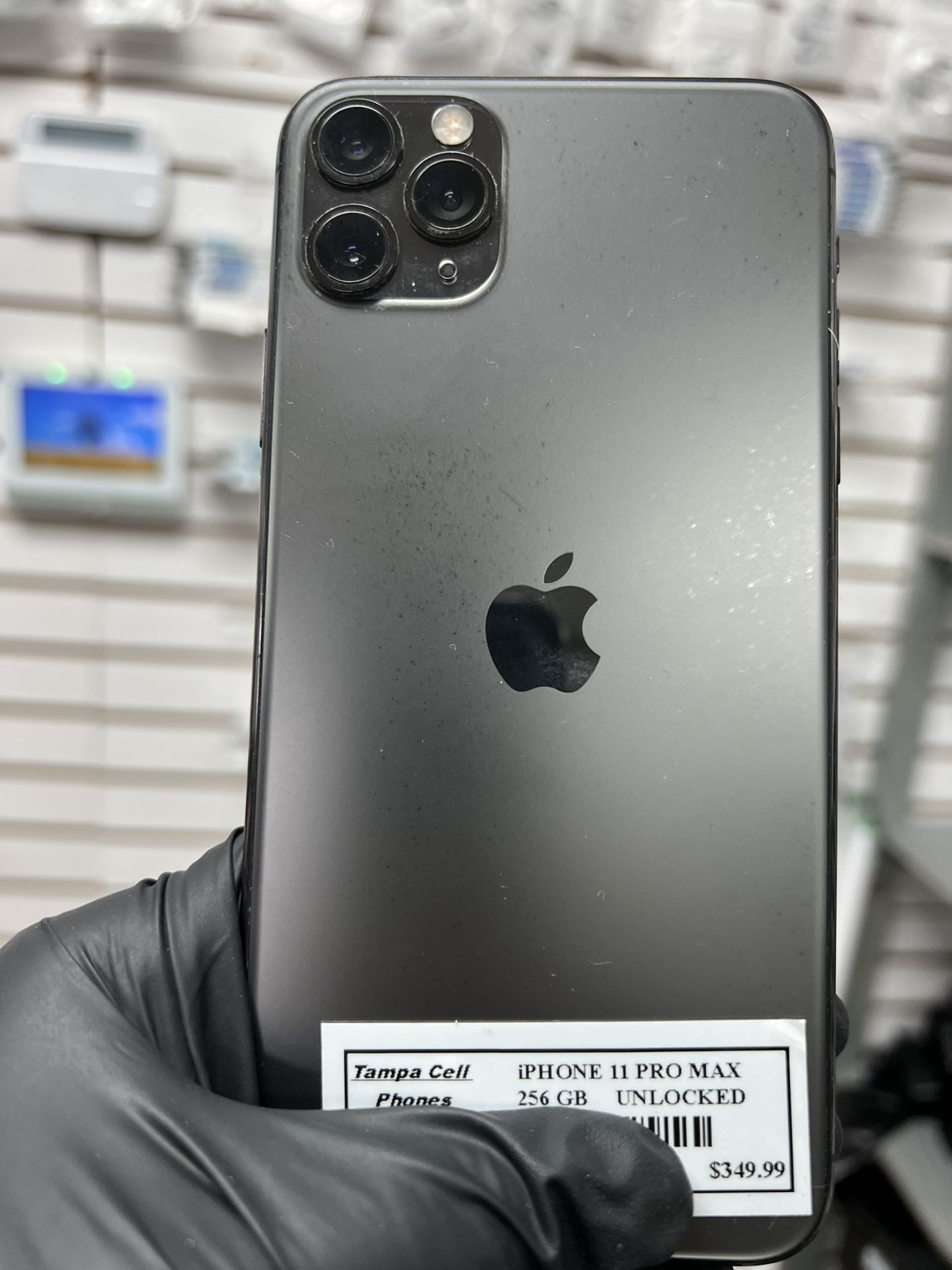iPhone 11 Pro Max Unlocked 256 gb excellent condition! $ 350