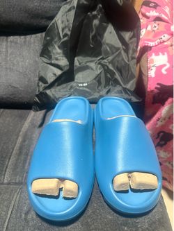 Yeezy Slides Blue