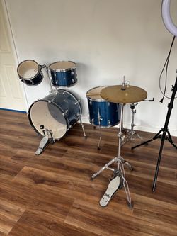 4-piece PDP (Pacific Drums and Percussion) beginner/intermediate