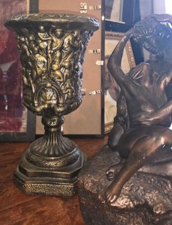 Vintage/Classic Decor Sculpture & Urn Lot–4 Pieces RSM/OC