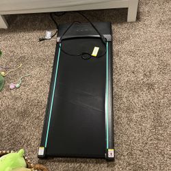 UNDER DESK / MINI TREADMILL / WALKING PAD - BARELY USED