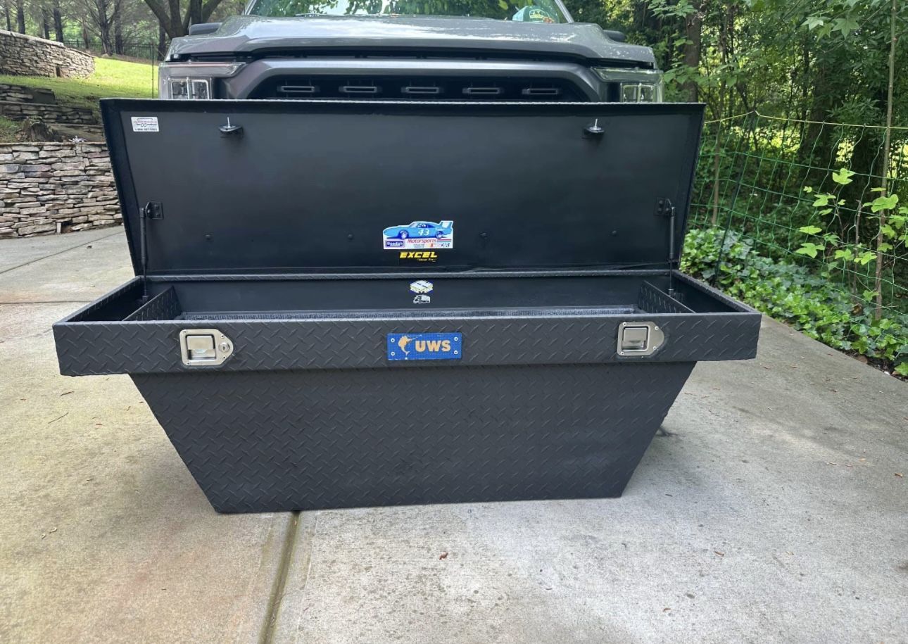 UWS Tool Box,No keys! 64” x 20” x 21”