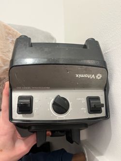 Vitamix VM0103 professional blender