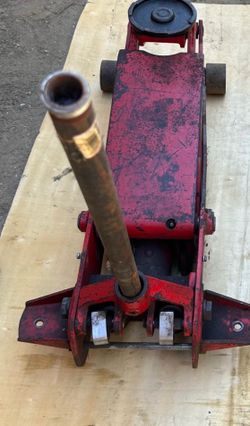 Heavy Duty Jack 3 Ton needs correct pole to lift more