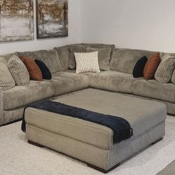 By Ashley/ Gray Oversized Sectional, Seccional, Couch 