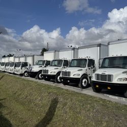Isuzu NPR HD International Freightliner M2 Box Truck Liftgate Cummins Camion De Caja Plancha Volteo FlatBed Delivery Cargo Van Pick Up Truck Ford GMC 