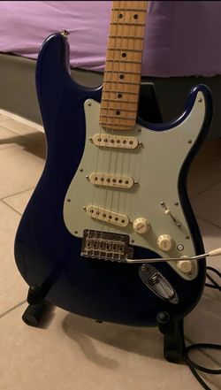 Fender Deluxe Stratocaster – Sapphire Blue Transparent