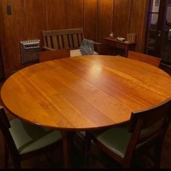 Beautiful Vintage Stickley Brothers Round Dining Table with 5 Chairs + Expanding Leaflets