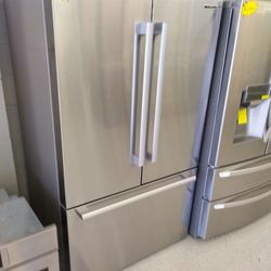 BOSCH STAINLESS STEEL COUNTER DEPTH FRENCH DOOR REFRIGERATOR OPEN BOX ITEM 50LR