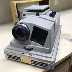 Revere Camera Co Model P888 Automatic Slide Projector