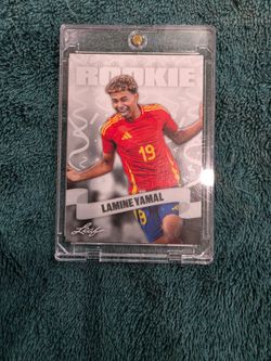 Lamine Yamal Leaf Prized Rookie Card