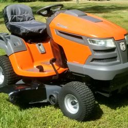 Husqvarna Riding Lawnmower 