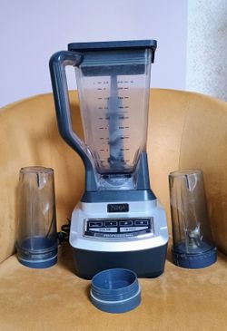 Ninja Works perfectly 1100 Watt Ninja Model BL740 b Blender smoothie maker with two blending cups and blade. Received a food processor as a gift so we