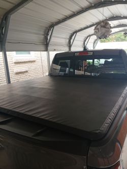 Tonna pro bed cover tri fold