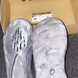 Yeezy foam rnnr 