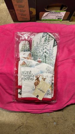 Christmas Oven Mitt and Kitchen Towel Set