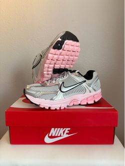 Woman’s Nike Zoom Vomero 5