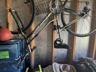 Schwin Giant Cypress ST Bike