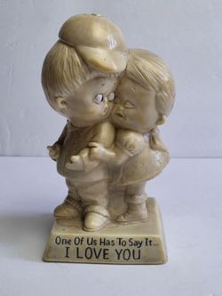 R&W Berries Figurine "One of Us Has To Say It...I Love You" ~ Vintage 1971 USA