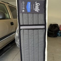 Sealy Premium Queen Mattress 